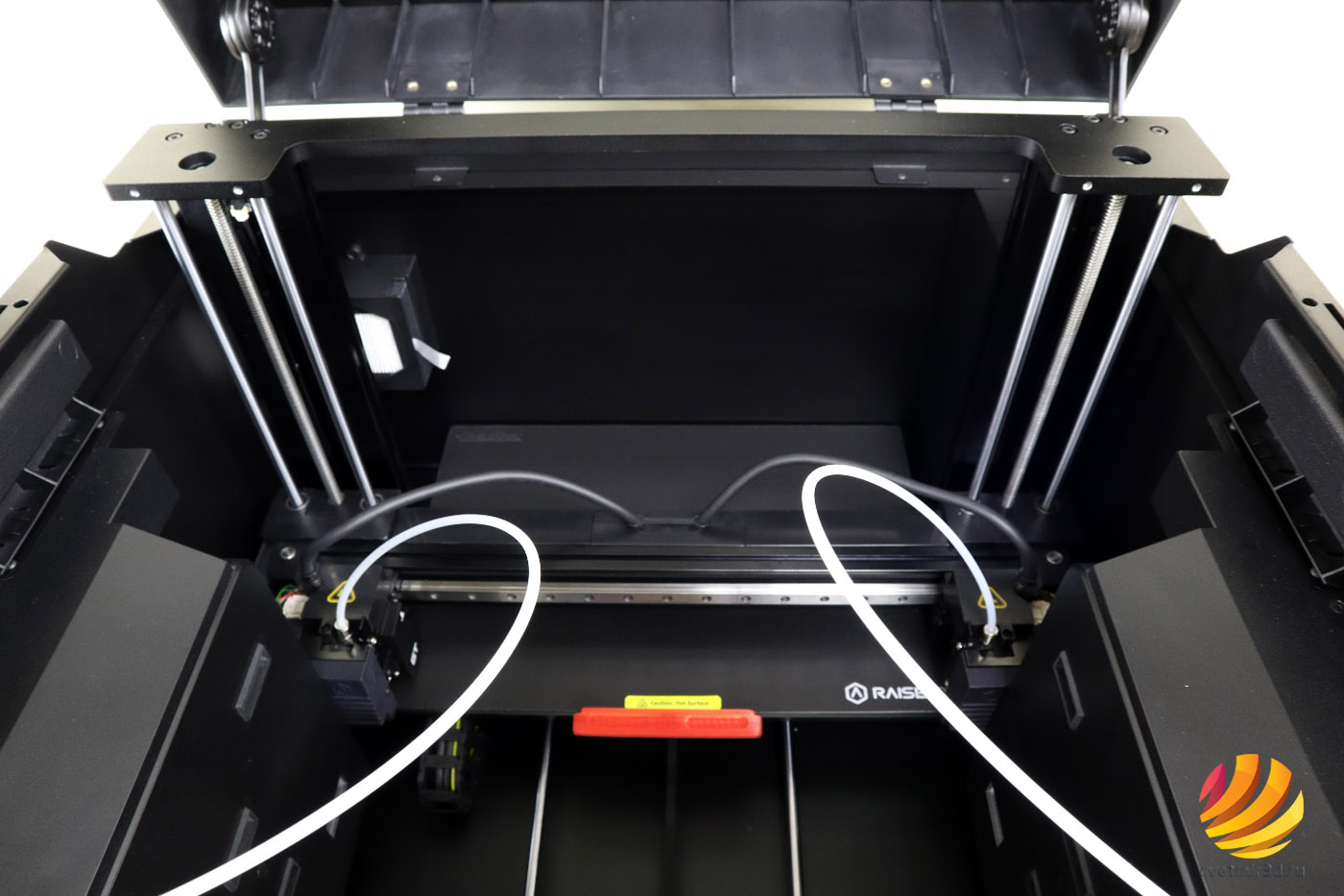obzor_3d-printer_raise3d_e2_image13.jpeg obzor_3d-printer_raise3d_e2_image13.jpeg